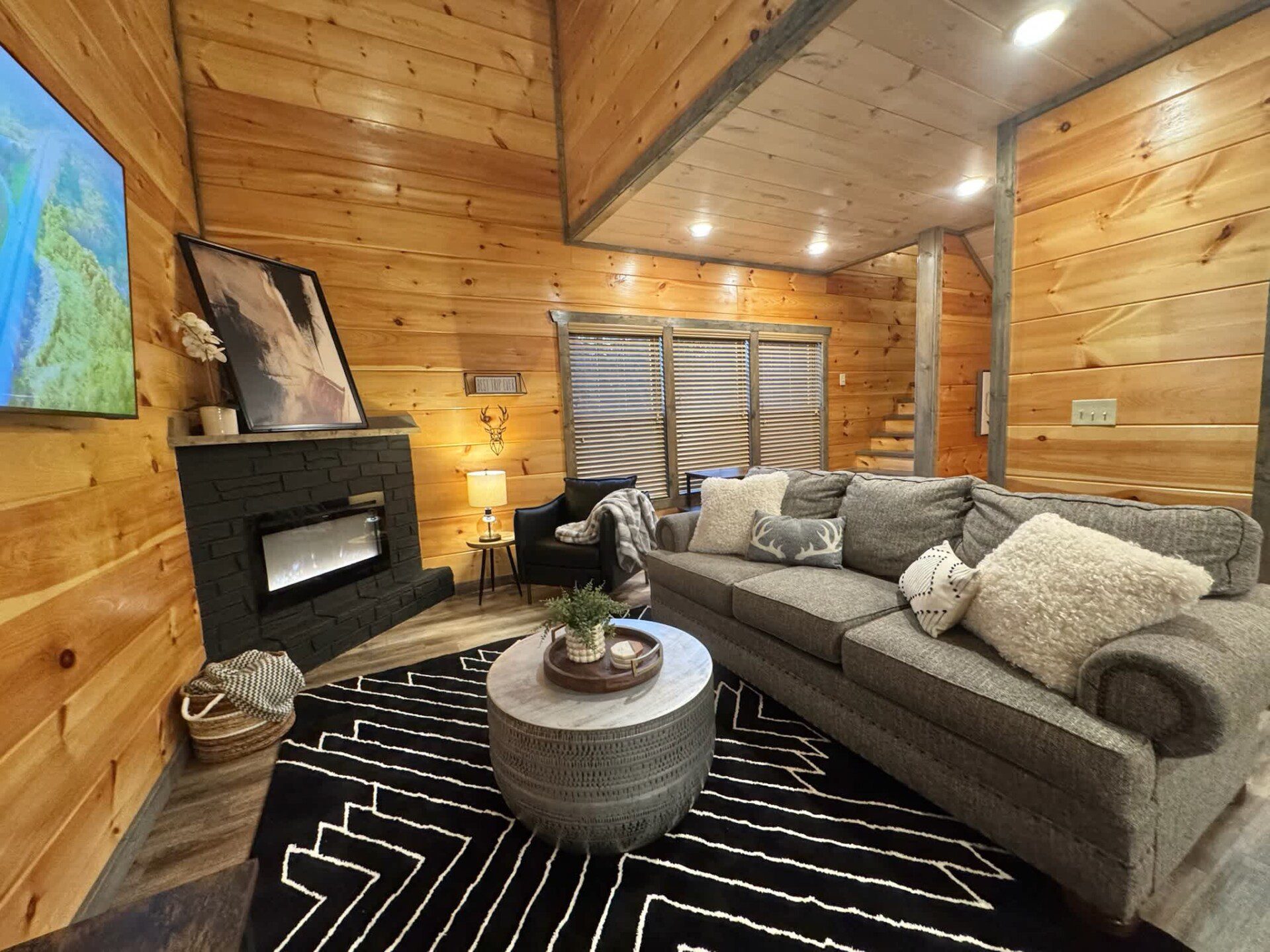 Cozy family room, vacation rental, Sevierville, TN