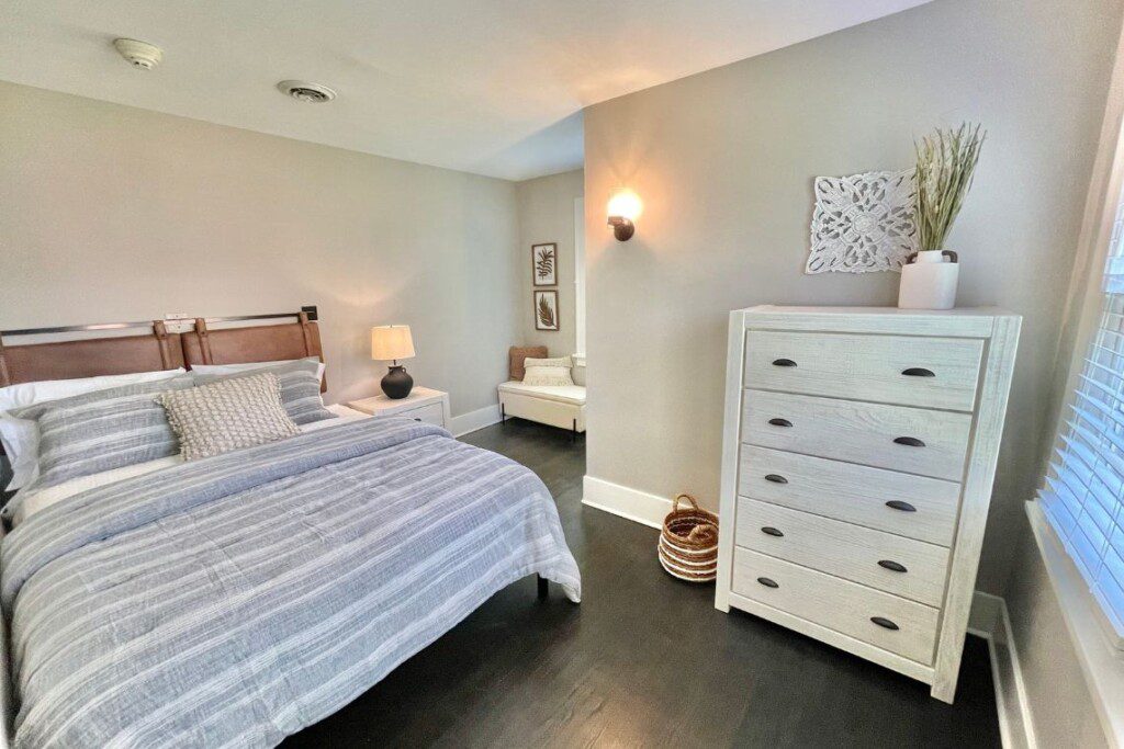 Fox Den bedroom, St. Charles rental