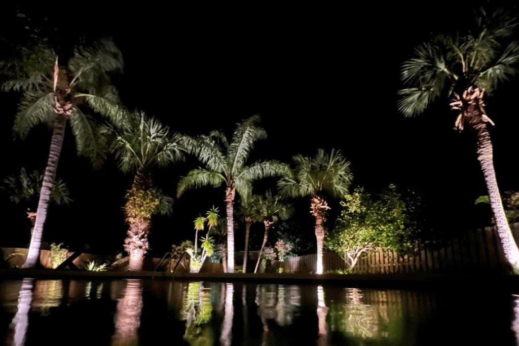 Seaside 1140x760 night pool
