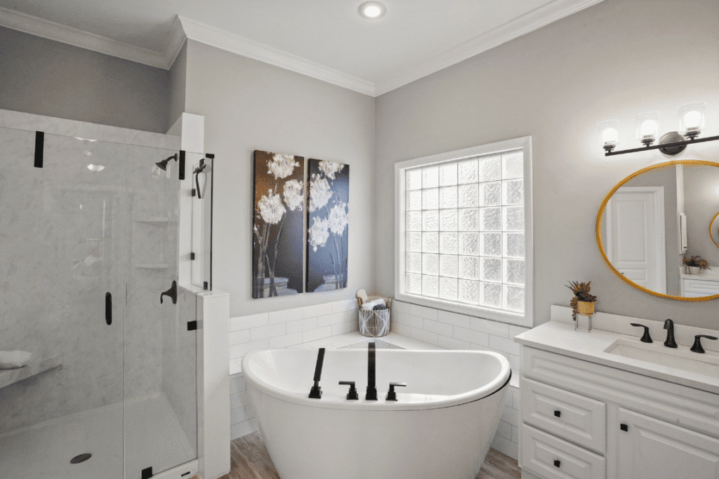 Seaside master bathroom tub 1140x760