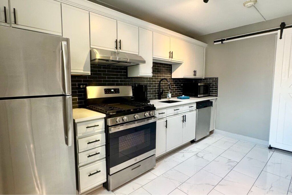 fox loft kitchen and laundry door 1140x760